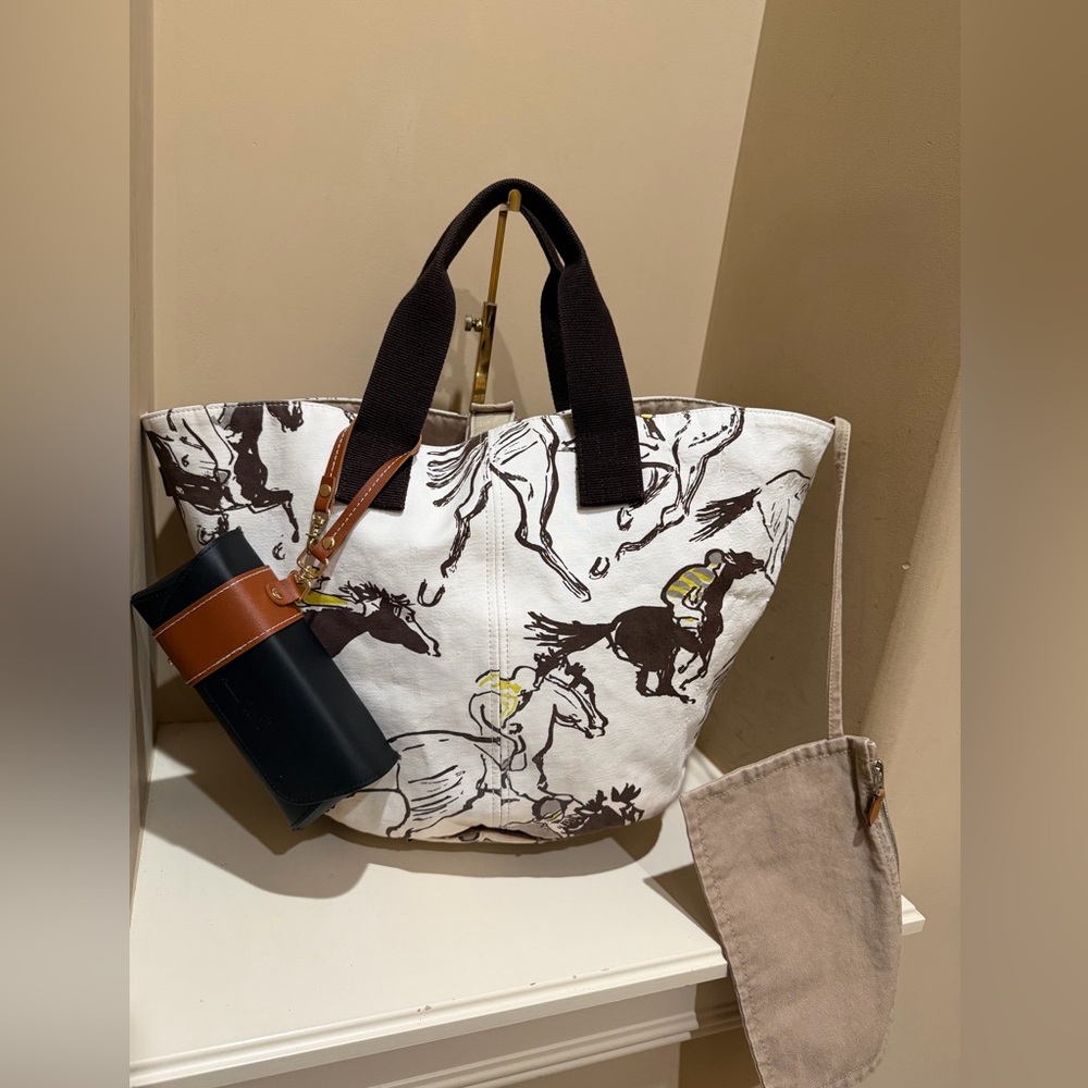 Hermès
Toile 'Finish' Panier De Plage MM-please read for condition